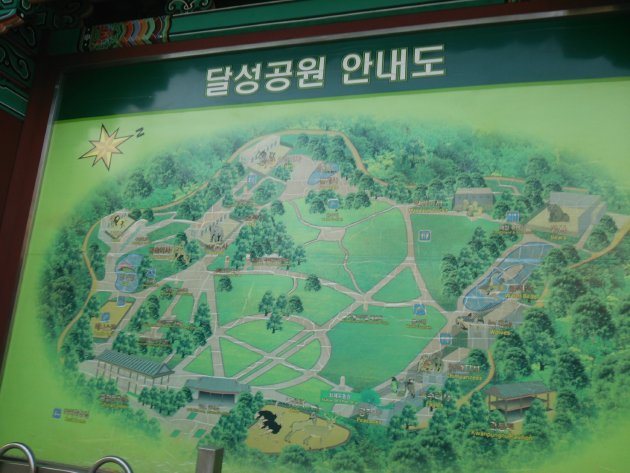 達城公園の案内図